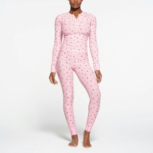 🍒 LIMITED EDITION SKIMS NWT Soft Lounge Henley & leggings in cherry print 🍒